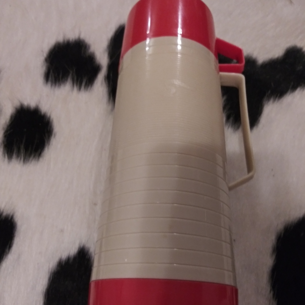 Aladdin Dura Clad thermos bottle red and tan